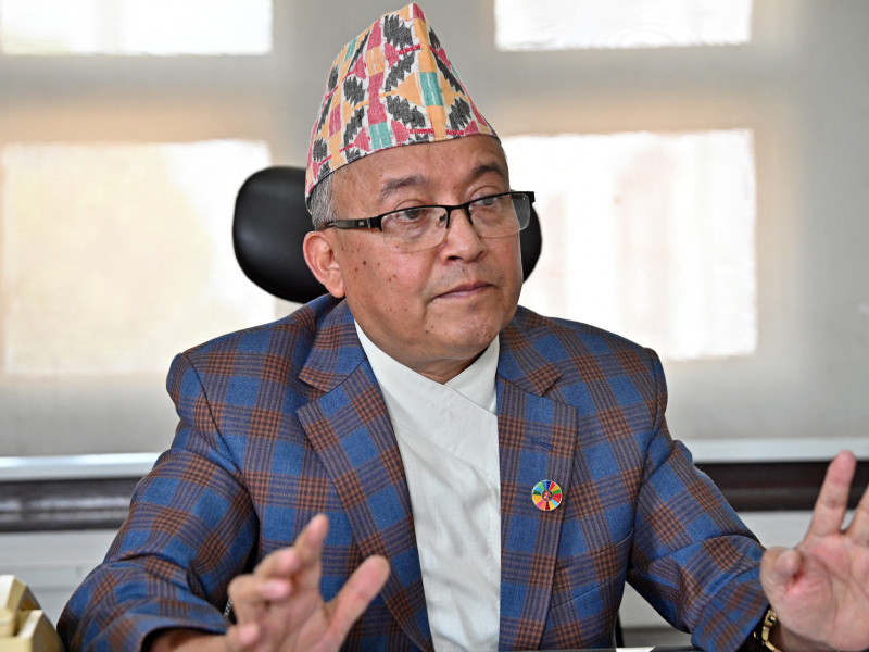 अनुशासनमा बस्नुपर्नेहरू नै सक्छस् भने कारबाही गर् भनेर दम्भ देखाउँछन्ः प्रमुख आयुक्त थपलिया [अन्तर्वार्ता]
